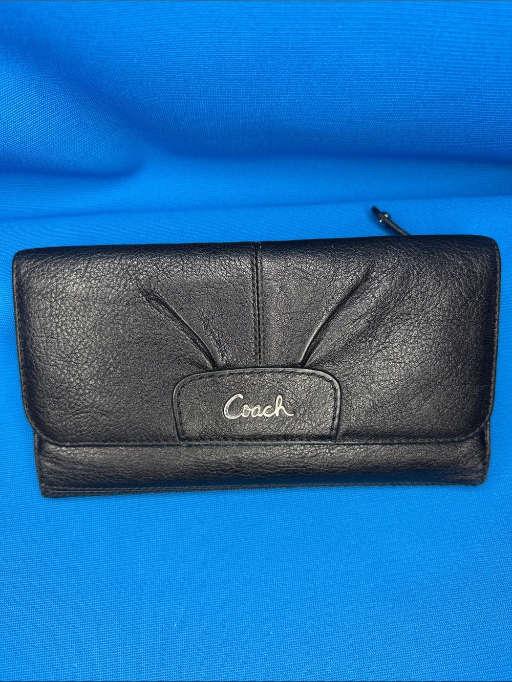 COACH ASHLEY PLEATED SNAP FLAP TRI - FOLD TYPE BLACK GENUINE LEATHER WALLET